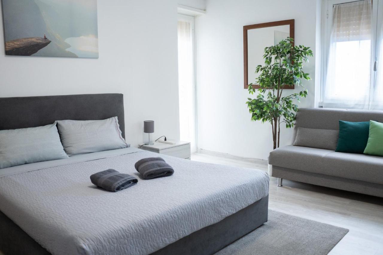 Nonna Pina Guest House Moderno Appartamento Vicino Metro AWifi,Netflix Rome Exterior photo